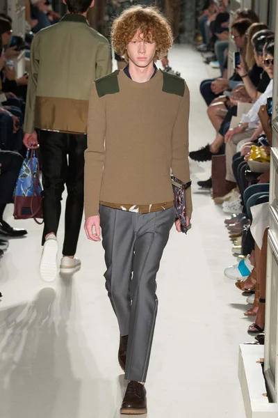 Look 26